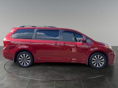 2018 Toyota Sienna XLE Premium 7 Passenger