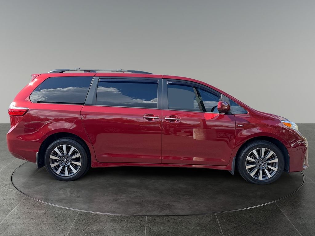 2018 Toyota Sienna XLE Premium 7 Passenger