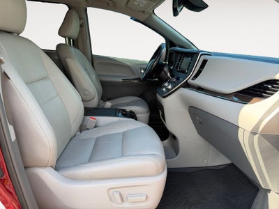 2018 Toyota Sienna XLE Premium 7 Passenger