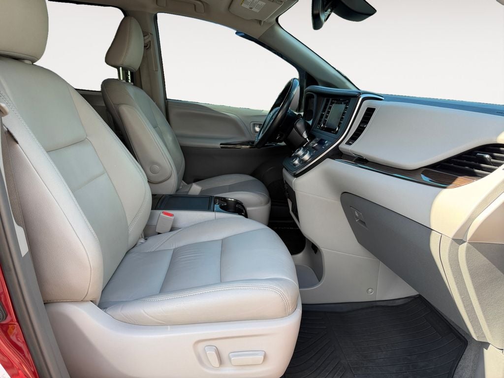 2018 Toyota Sienna XLE Premium 7 Passenger