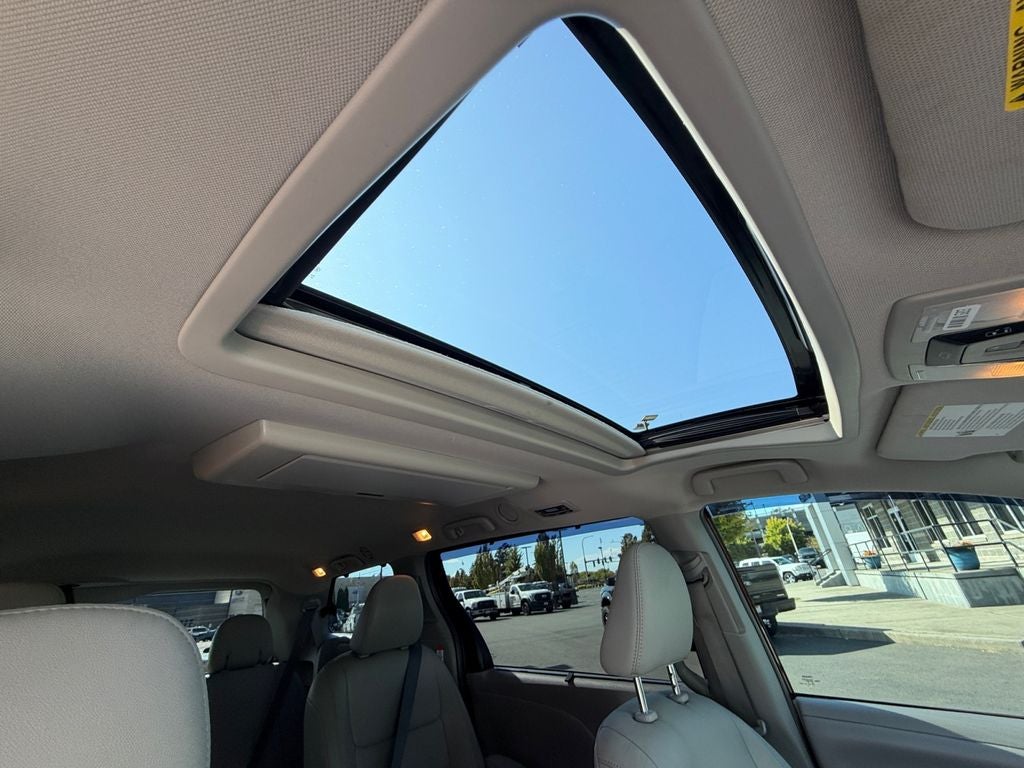 2018 Toyota Sienna XLE Premium 7 Passenger