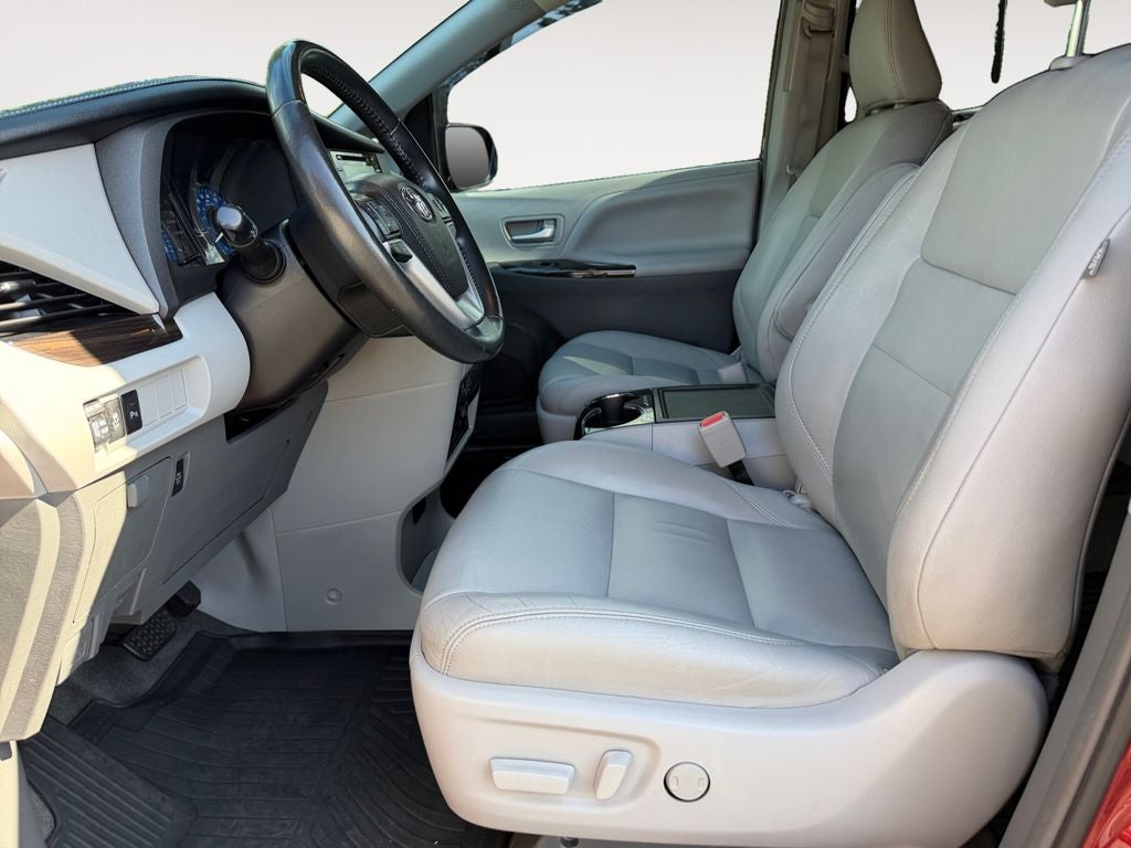 2018 Toyota Sienna XLE Premium 7 Passenger