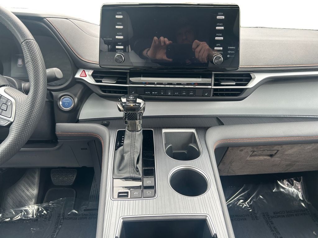 2024 Toyota Sienna XSE 7 Passenger