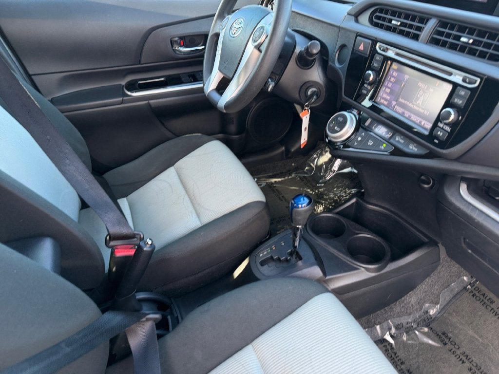 2016 Toyota Prius c Persona Series