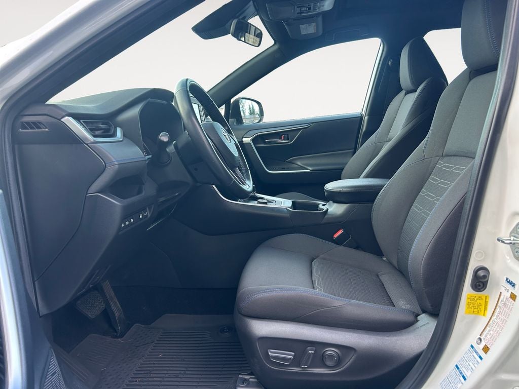 2022 Toyota RAV4 Hybrid SE