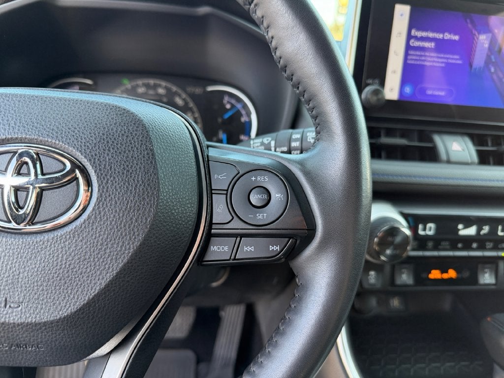 2023 Toyota RAV4 Hybrid SE