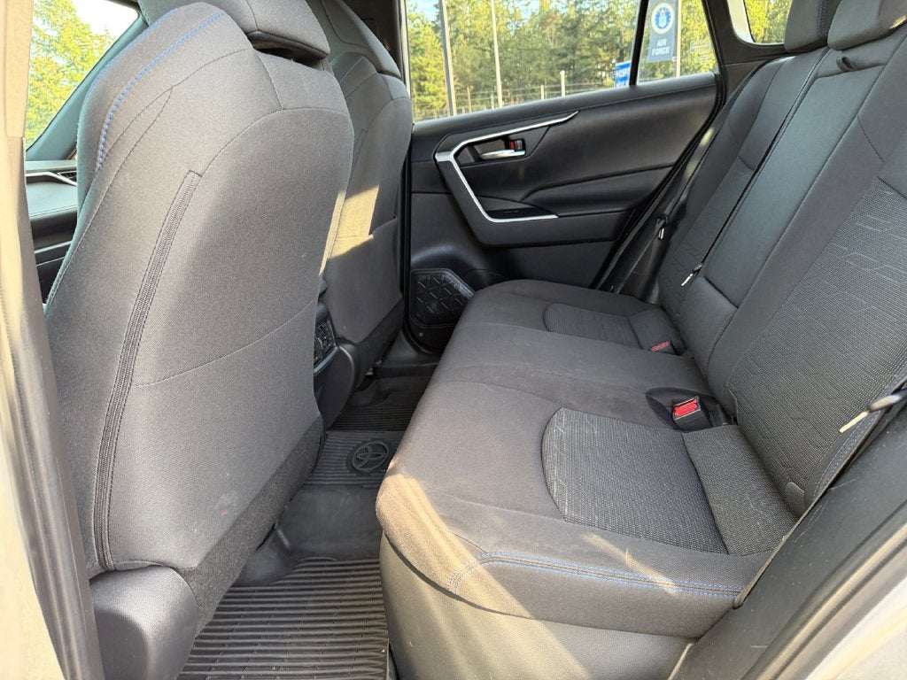 2023 Toyota RAV4 Hybrid SE