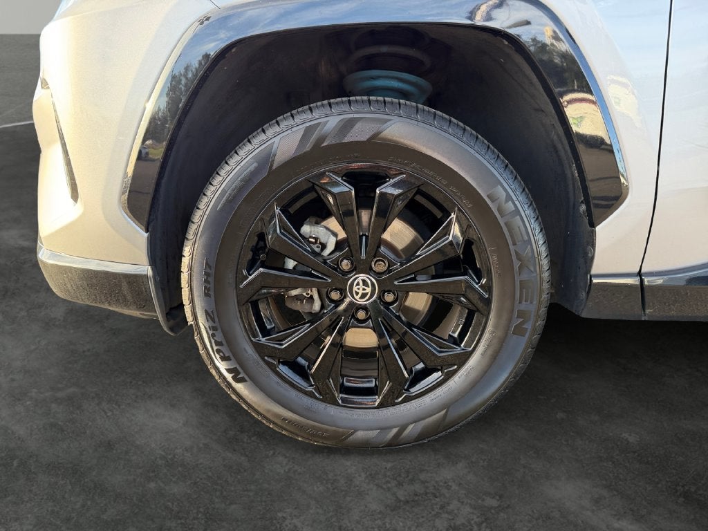 2023 Toyota RAV4 Hybrid SE