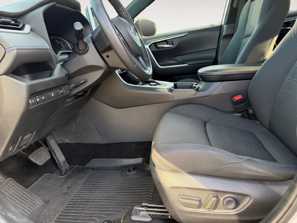 2023 Toyota RAV4 Hybrid SE