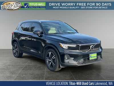 2023 Volvo XC40 B5 Plus Bright Theme