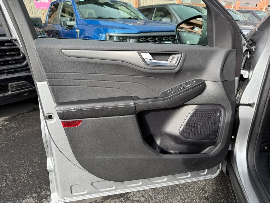 2024 Ford Escape Plug-In Hybrid Base