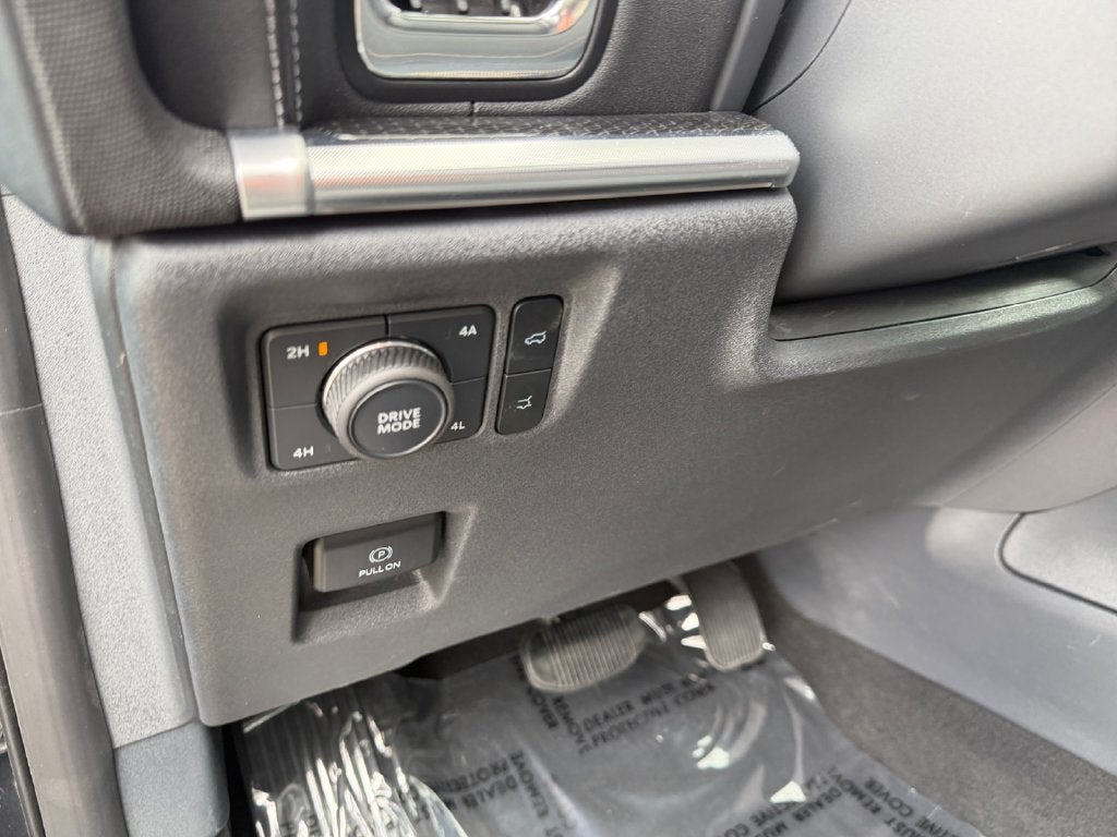 2025 Ford Expedition Max Platinum Stealth