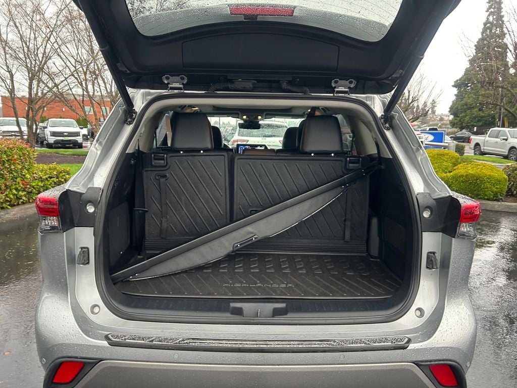 2022 Toyota Highlander Platinum