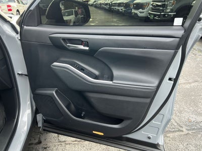 2024 Toyota Highlander Hybrid XLE