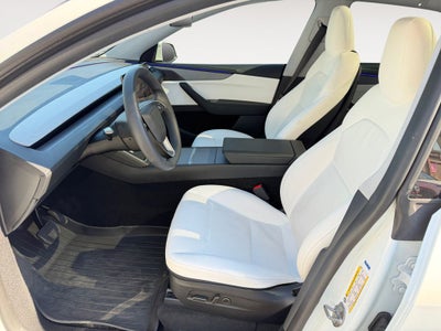 2026 Tesla Model Y Base