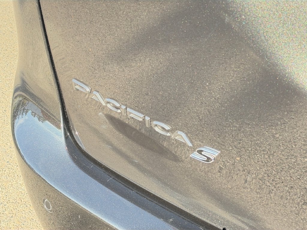 2023 Chrysler Pacifica Hybrid Limited