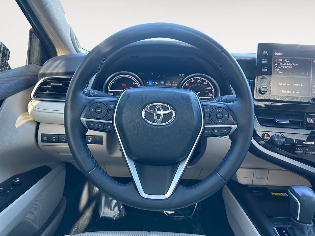 2022 Toyota Camry Hybrid XLE