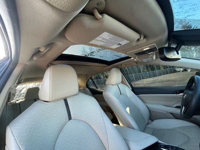 2022 Toyota Camry Hybrid XLE