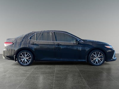 2022 Toyota Camry Hybrid XLE