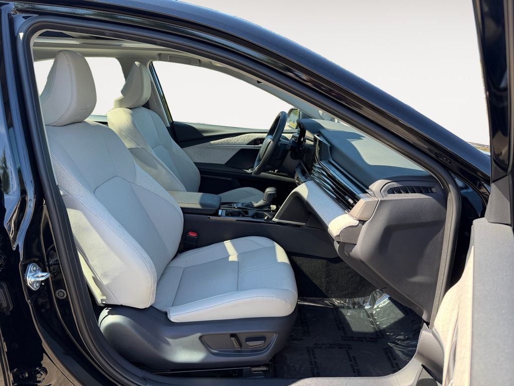 2025 Toyota Camry XLE Hybrid AWD