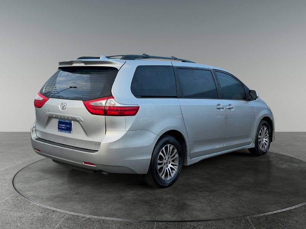 2020 Toyota Sienna XLE 8 Passenger