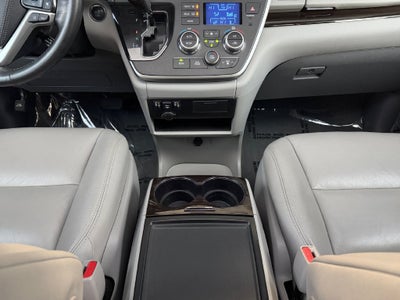 2020 Toyota Sienna XLE 8 Passenger