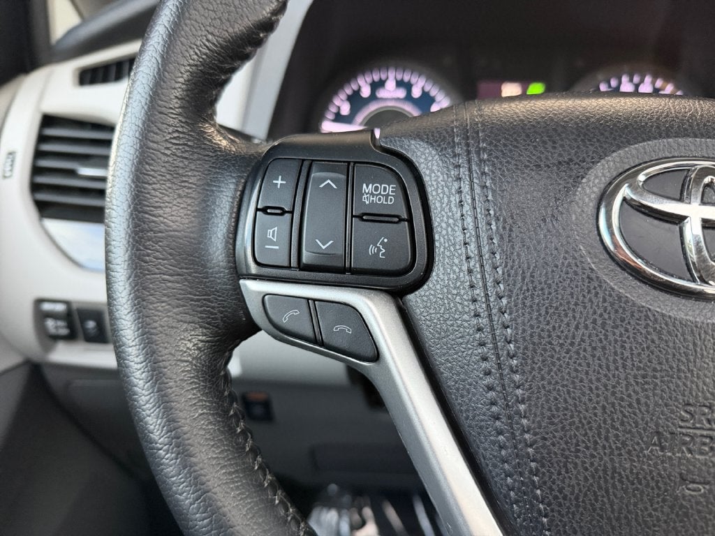 2020 Toyota Sienna XLE 8 Passenger