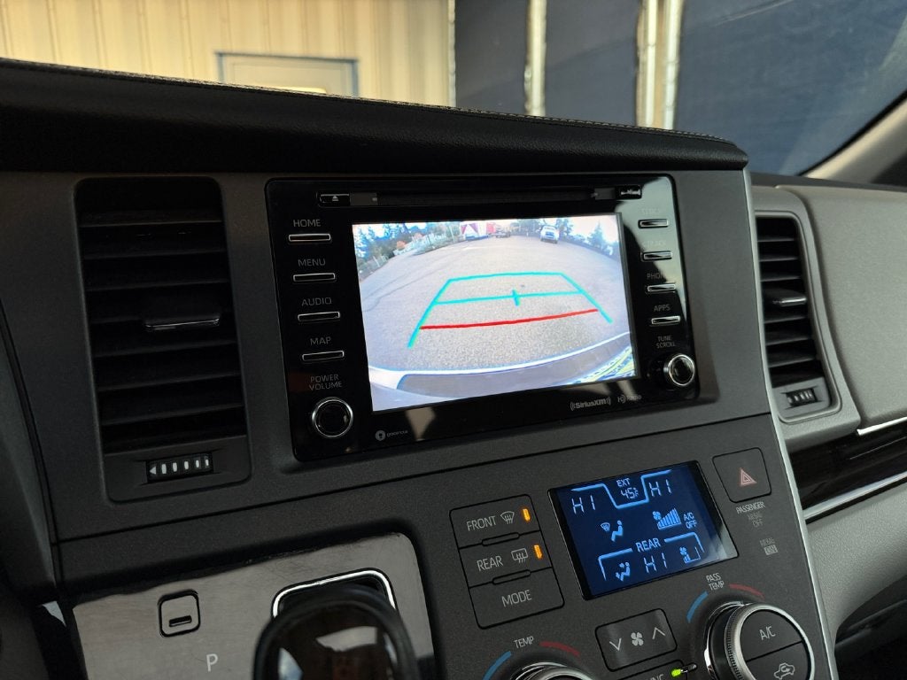2020 Toyota Sienna XLE 8 Passenger