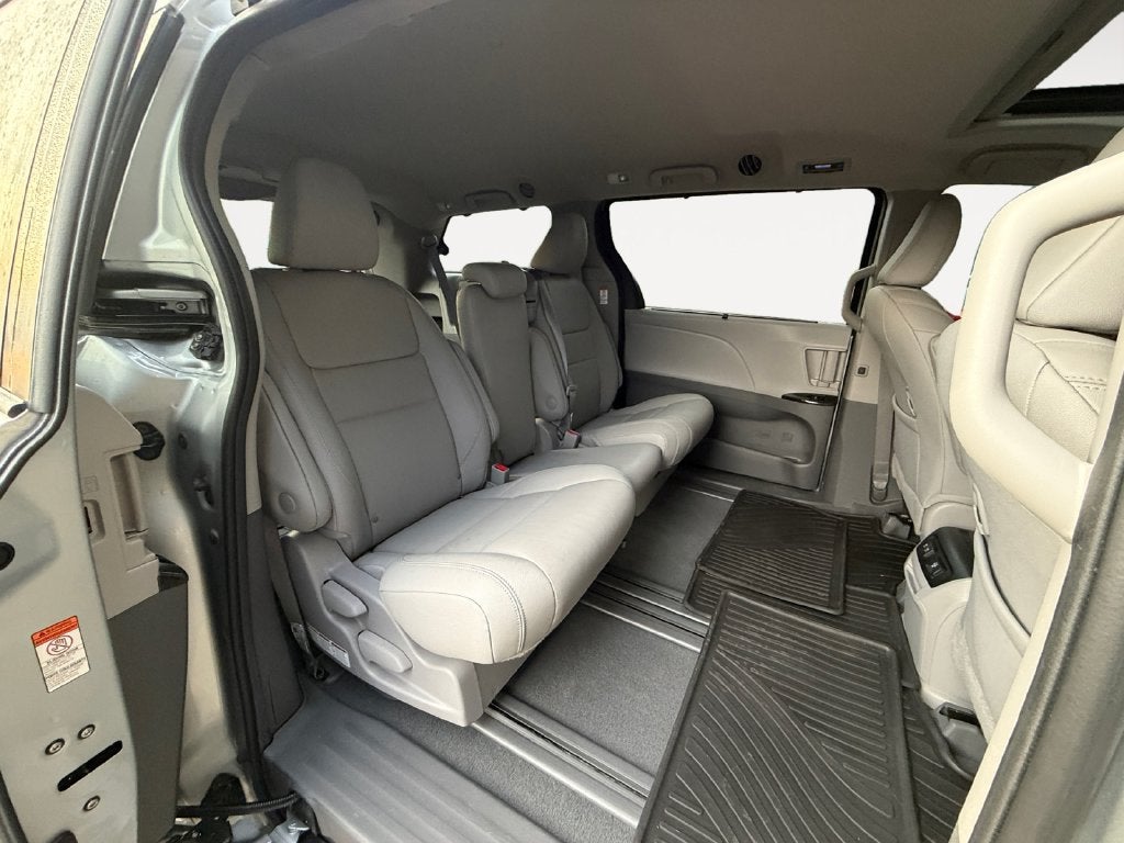 2020 Toyota Sienna XLE 8 Passenger