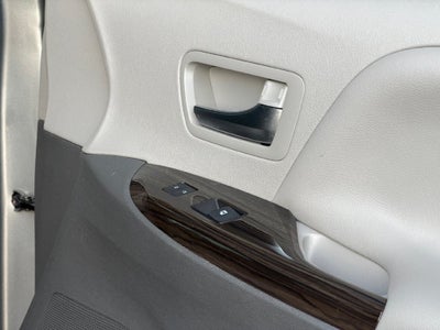 2020 Toyota Sienna XLE 8 Passenger