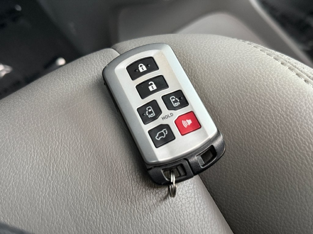 2020 Toyota Sienna XLE 8 Passenger