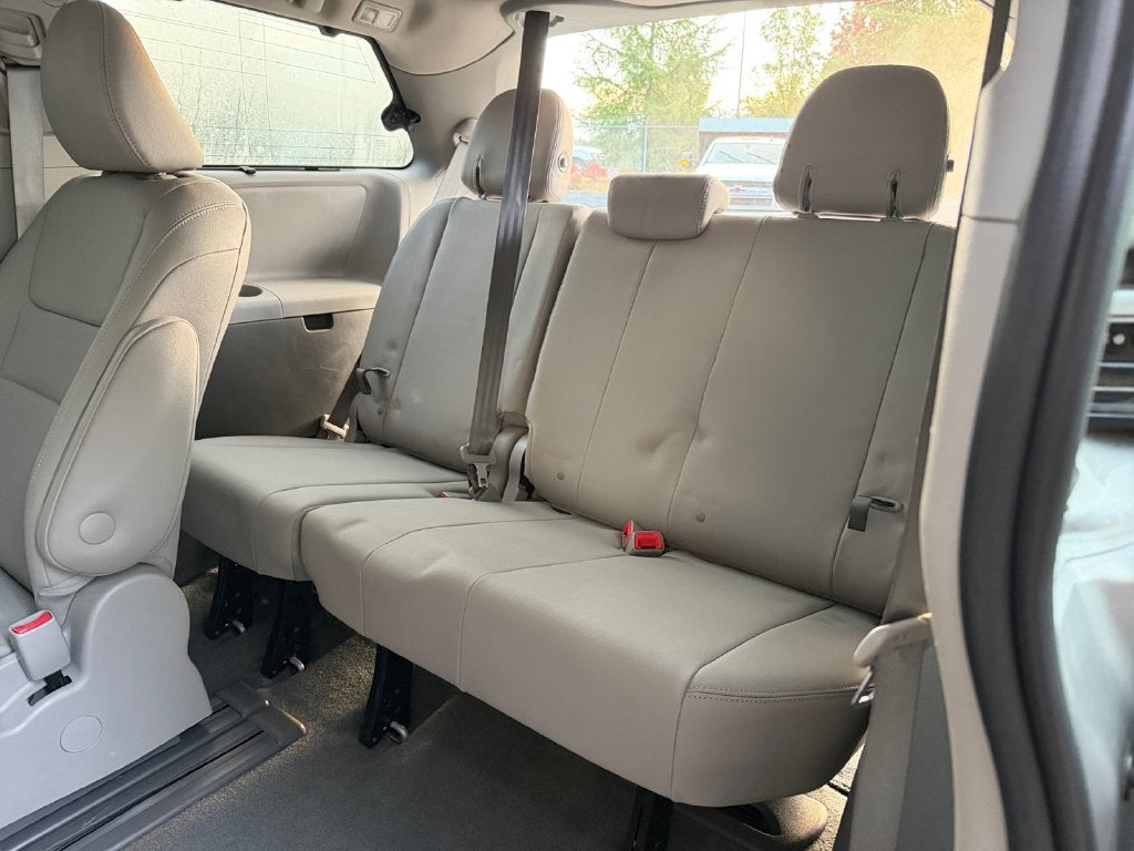 2020 Toyota Sienna XLE 8 Passenger