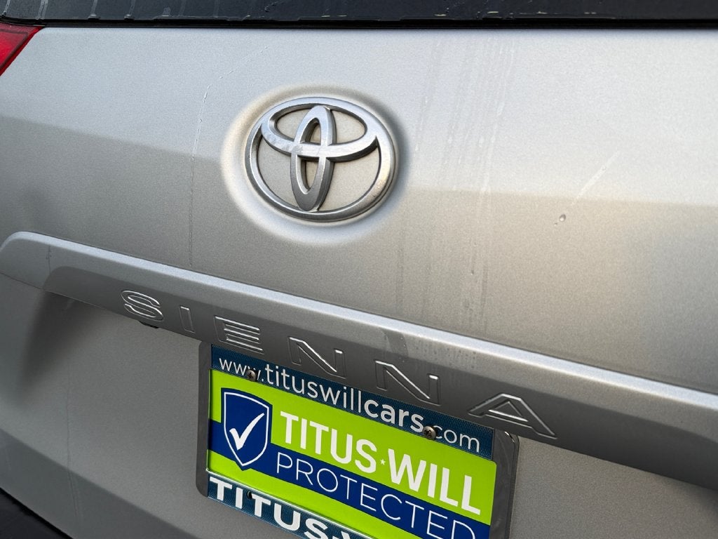 2020 Toyota Sienna XLE 8 Passenger
