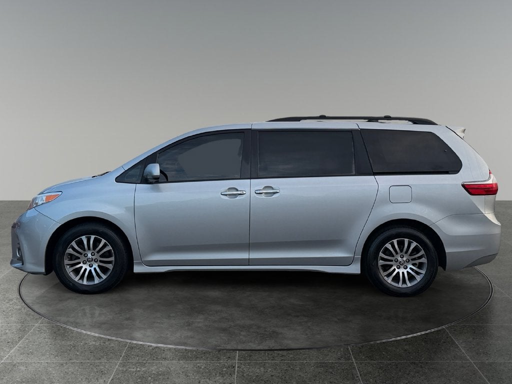 2020 Toyota Sienna XLE 8 Passenger