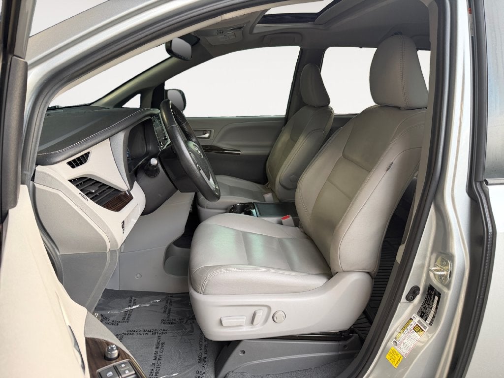 2020 Toyota Sienna XLE 8 Passenger