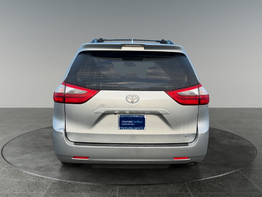 2020 Toyota Sienna XLE 8 Passenger