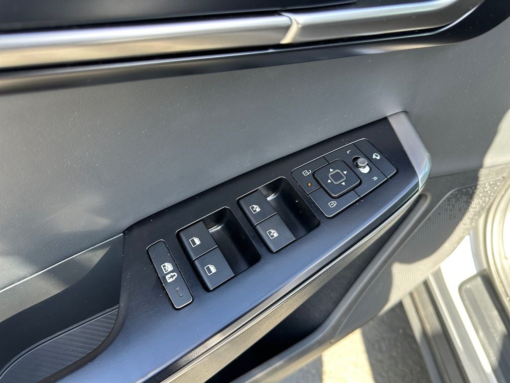 2025 Kia EV6 Light