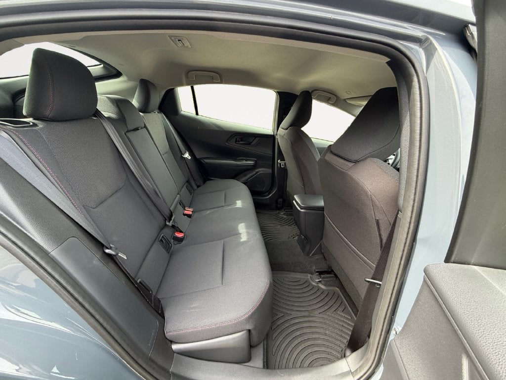 2025 Toyota Prius Plug-In Hybrid SE