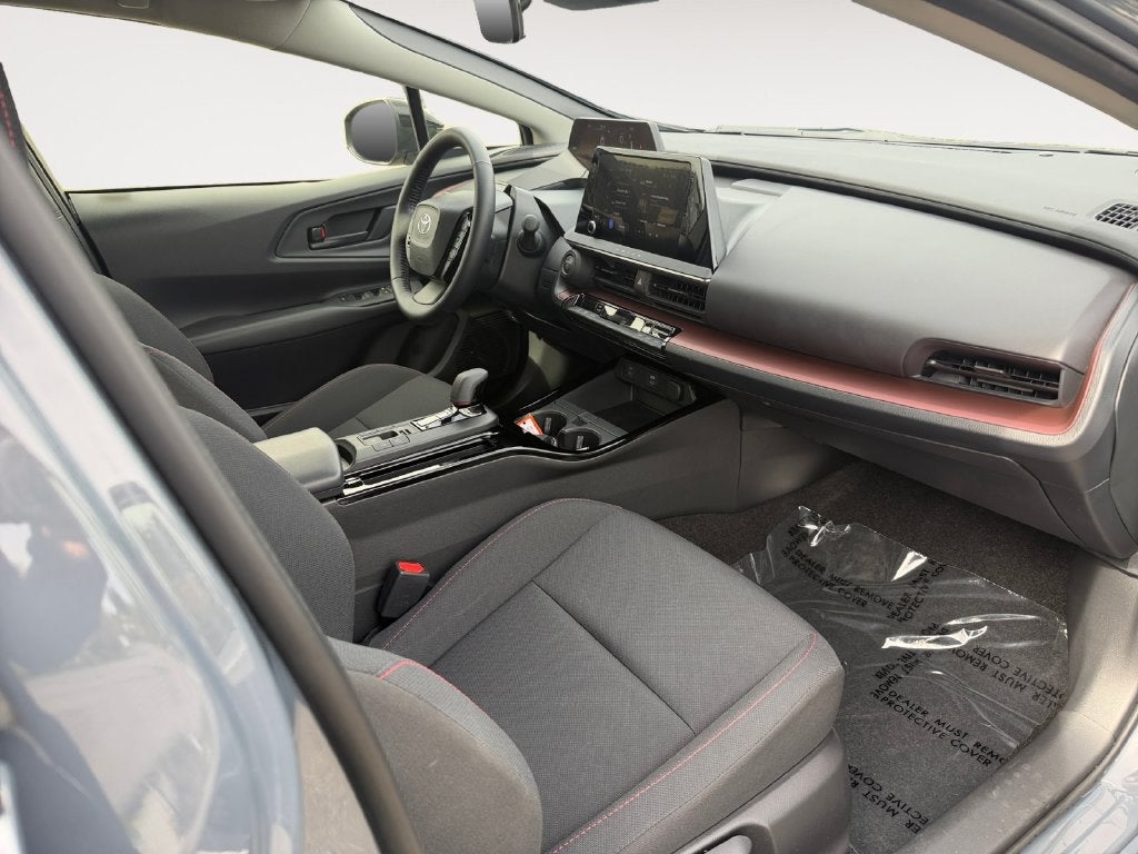 2025 Toyota Prius Plug-In Hybrid SE
