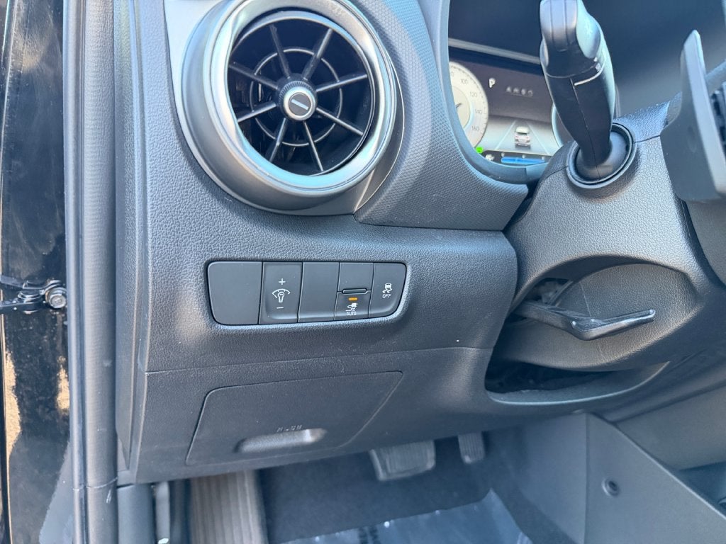 2023 Hyundai Kona Electric SE