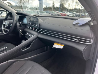 2025 Hyundai Elantra SE