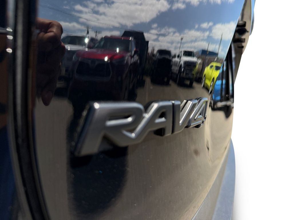 2019 Toyota RAV4 Hybrid XLE