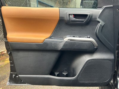 2017 Toyota TACOMA SR5 SR5