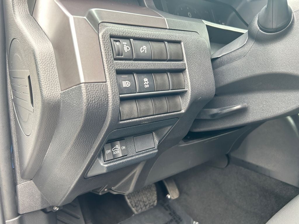 2025 Toyota TACOMA SR5 SR5