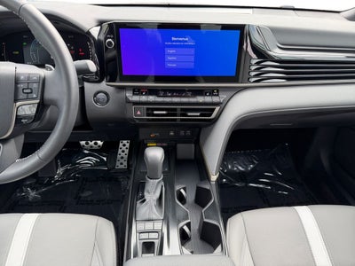 2025 Toyota Camry SE HYBRID