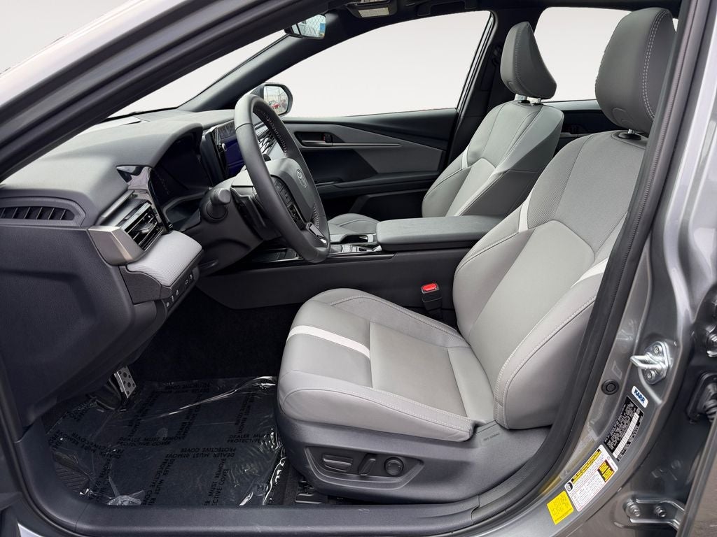 2025 Toyota Camry SE HYBRID