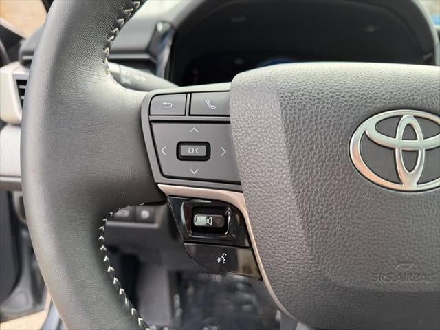 2025 Toyota Camry SE HYBRID