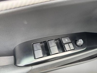 2025 Toyota Camry SE HYBRID