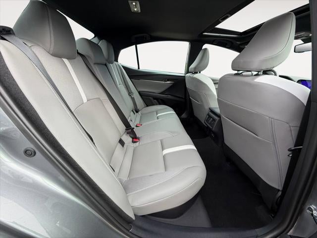 2025 Toyota Camry SE HYBRID