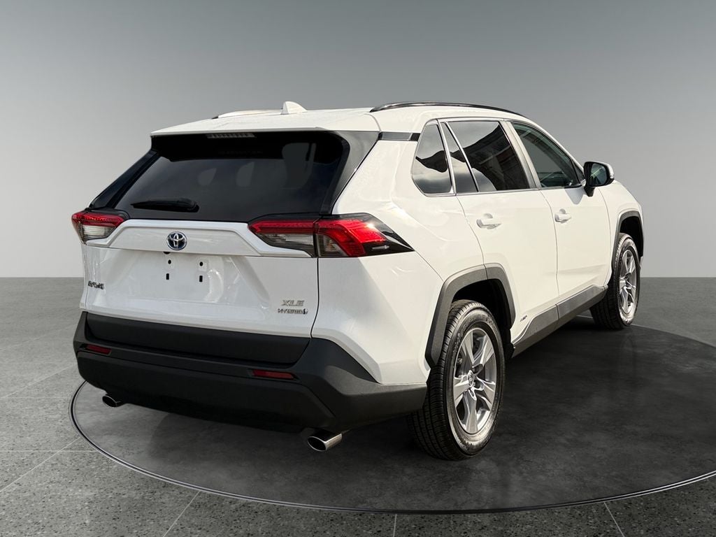 2022 Toyota RAV4 Hybrid XLE